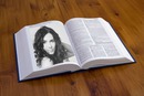 Fekete-fehér fotó a könyvben