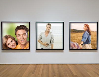 3 photograph in an art gallery Photo frame effect