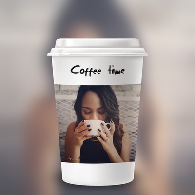 Nuotrauka ant kavos puodelio Fotomontažas