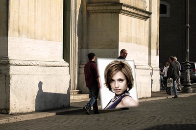 Scen Män som bär en målning Fotomontage