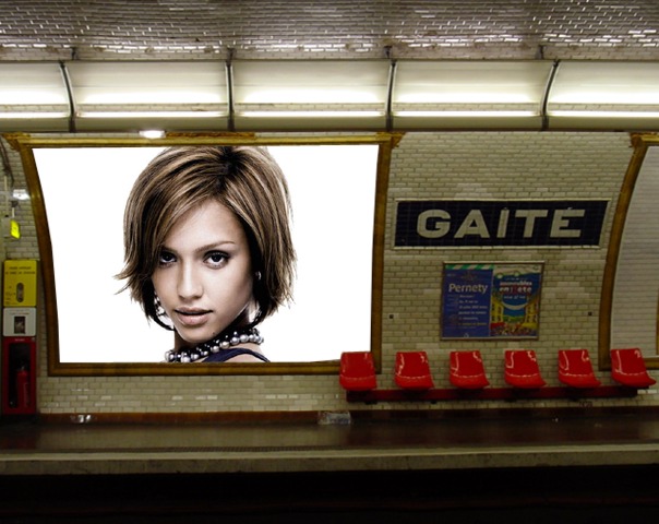 Reklametafel der U-Bahn-Stufe Fotomontage