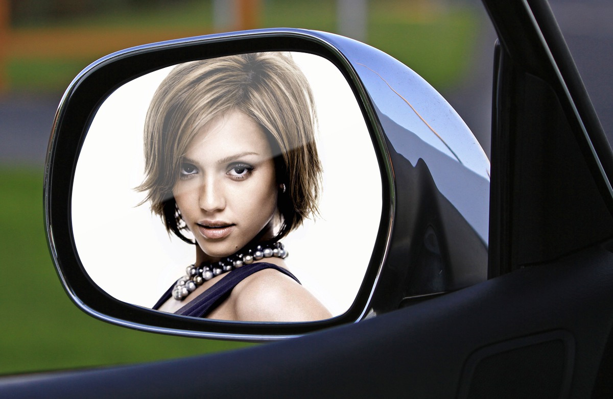 Espelho retrovisor do carro Fotomontagem