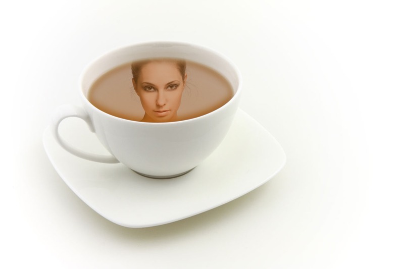 Отражение на чаша чай Фотомонтаж