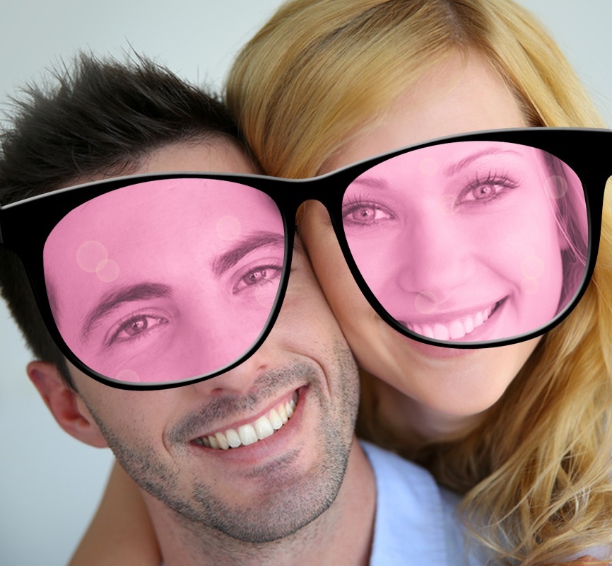 Brilles, lai redzētu dzīvi rozā krāsā Fotomontāža