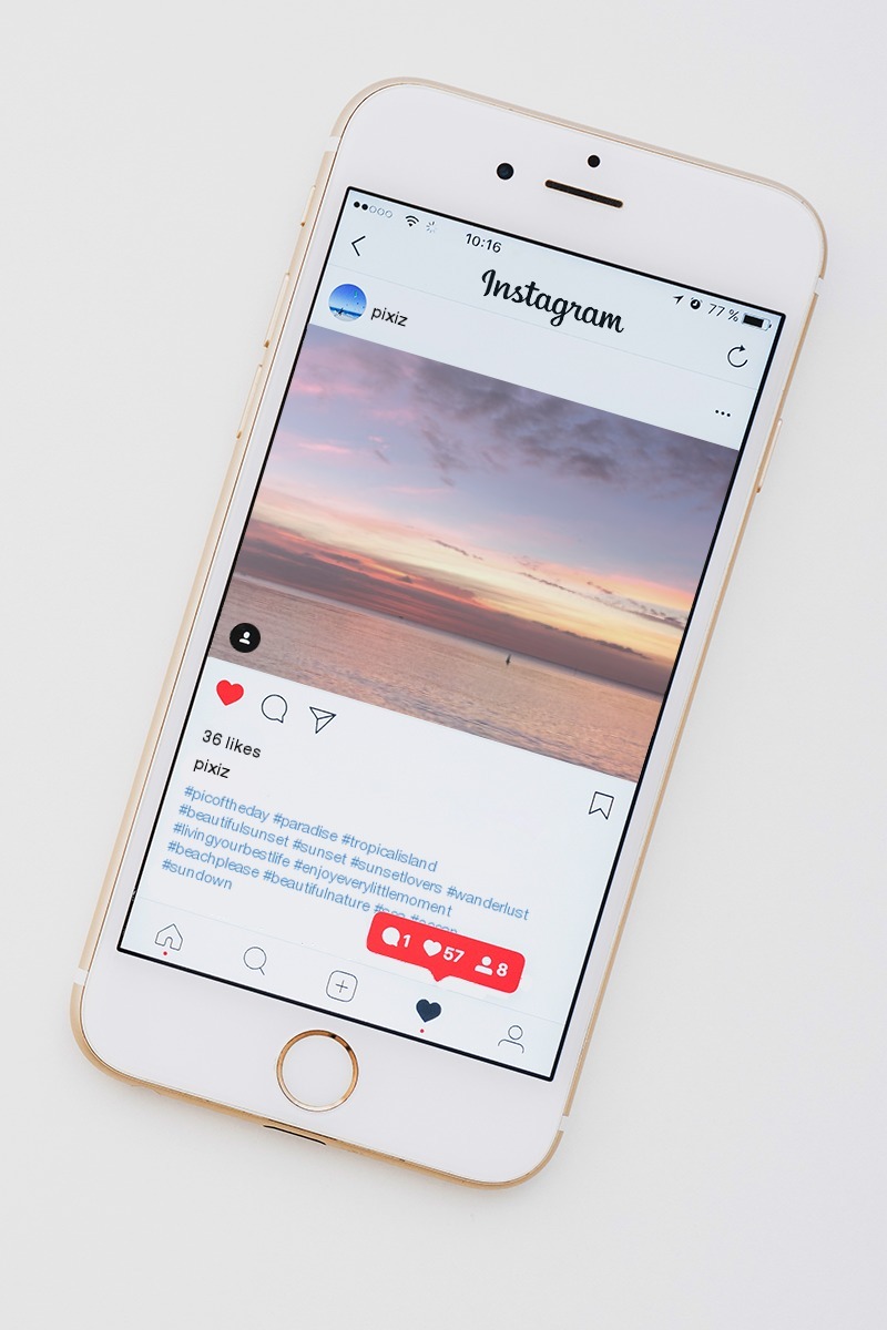Smartphone con Instagram Fotomontaggio