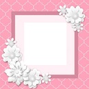 marco rosado y flores blancas, para una foto.