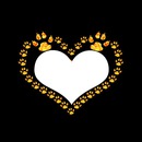 empreintes de pattes de chien or en forme de coeur 1 photo