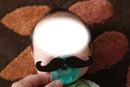 Bébé moustache