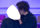 Harry kiss