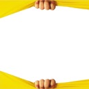 cortina amarilla.