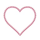 corazón de perlas rosadas.