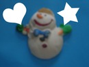 bonhomme de neige peint par Gino Gibilaro avec coeur et étoile
