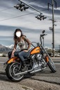 Femme en moto