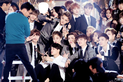 bts and exo Fotomontage