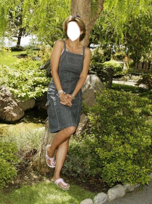 Corinne-Touzet-Feet Photo frame effect