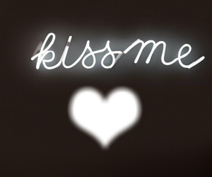 kiss me Photo frame effect