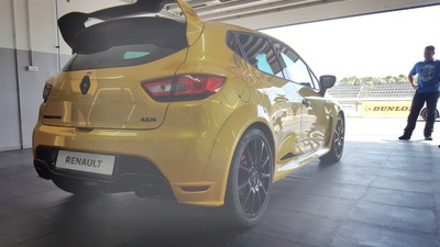 CLIO RS Фотомонтажа