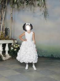 petite fille robe blanche froufrou 2 フォトモンタージュ