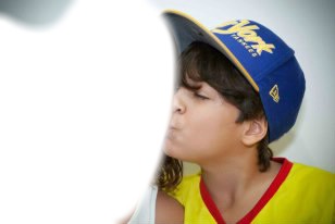 Lucas Santos beijando alguem Fotomontasje