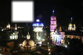 hermosa vista nocturna de Celaya, Guanajuato Fotomontaža