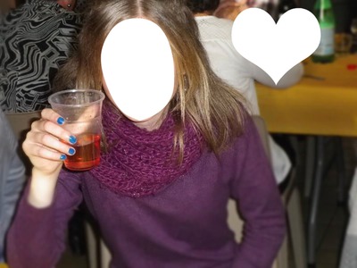 Une fille qui boit Фотомонтаж