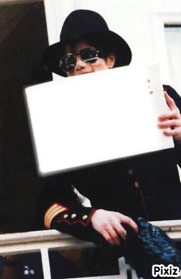 MJ montrant une photo Photo frame effect
