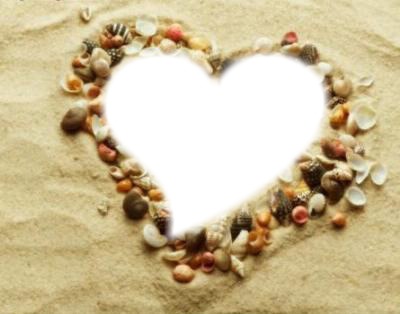 Coeur coquillage sur sable Montage photo