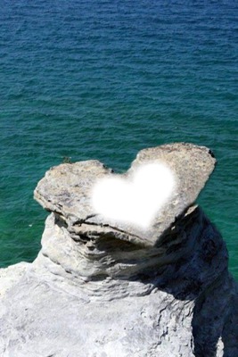 corazon en una roca Montaje fotografico