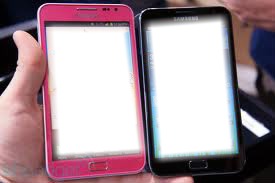 celular rosa Fotomontagem