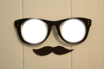 Mr Moustache a Lunette