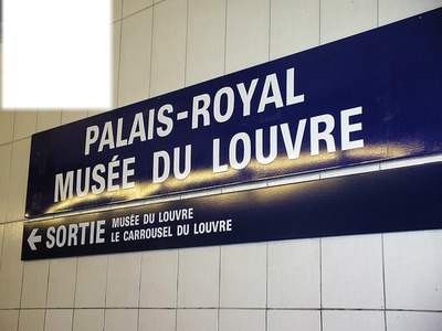 station de Métro palais-royal Musée du louvre Photomontage