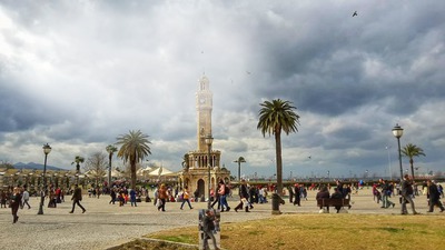 İzmir  saat k. Fotomontage