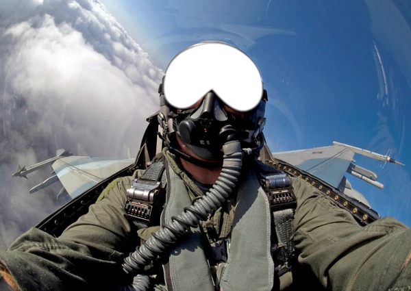 Pilote d'un F-16 en vol Fotomontaža