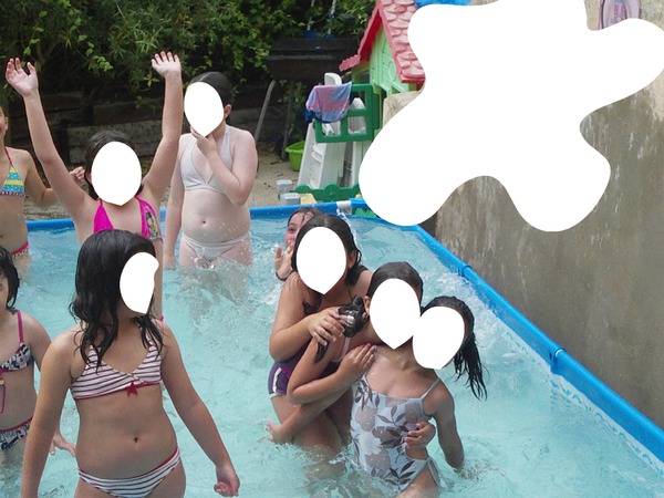 En la piscina con "friends" Fotomontaža