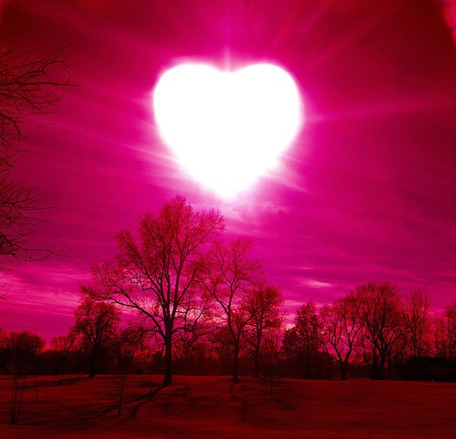 le ciel reose avec une petite lumiere rose en forme de coeur car c'est toi mon coeur Montage photo