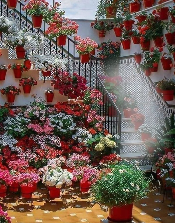 renewilly escalera con flores フォトモンタージュ