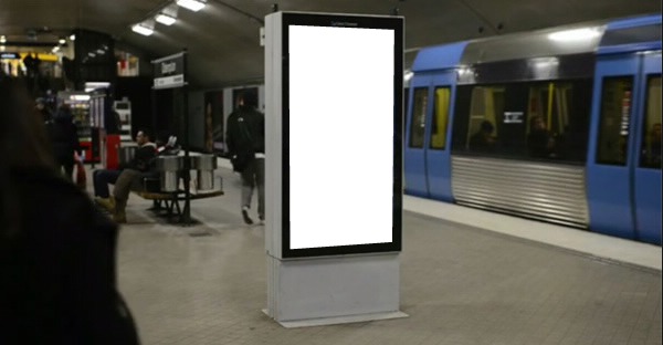 painel no metrô Fotomontagem