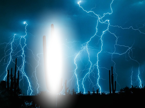 Lightning Strikes Valokuvamontaasi