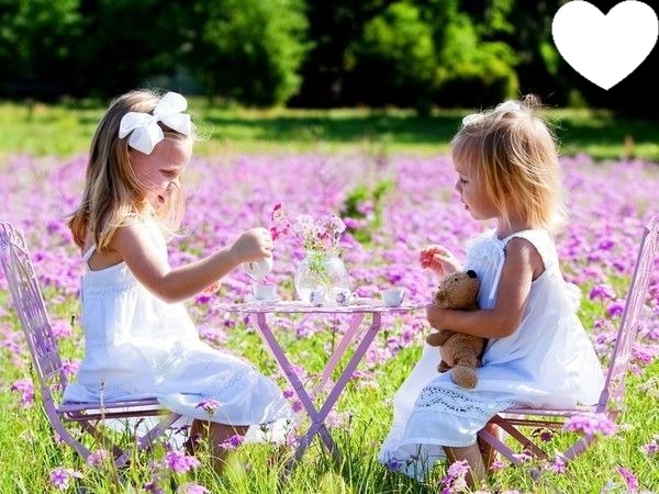 Enfants et fleurs Фотомонтажа