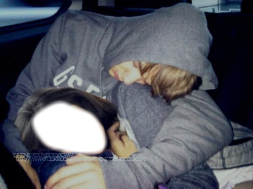 dormir dans les bras de Liam !! Montaje fotografico