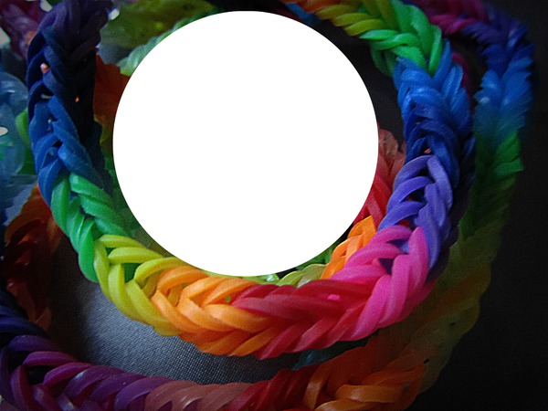 bracelet fluo -cadre rond -1 photo Fotomontage