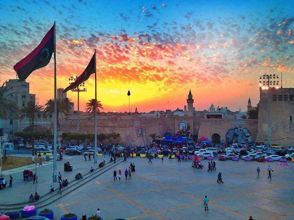 sunset in Tripoli フォトモンタージュ