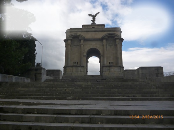 Constantine Monument Fotomontažas
