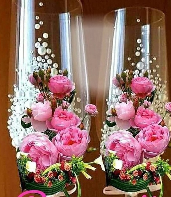 2 copas rosas y foto Fotomontaža