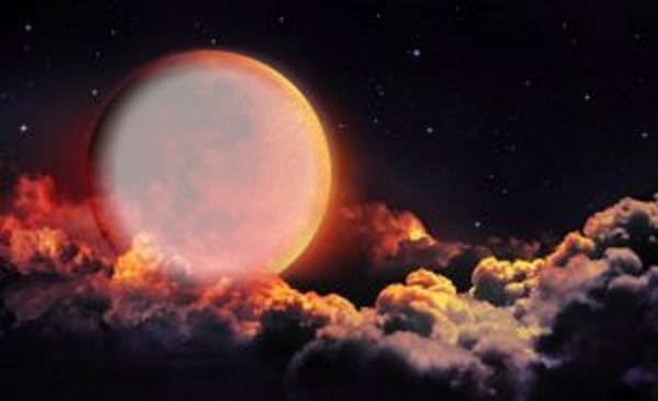 red moon Фотомонтажа