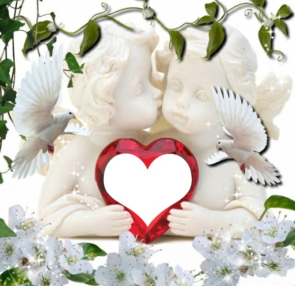 2 anges avec 2 colombes tenant un coeur 1 photo Fotomontasje