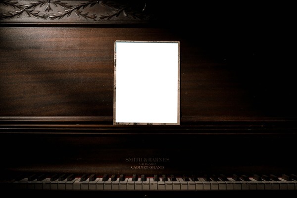 Piano Photo frame effect