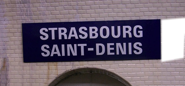 Panneau Station de Métro Strasbourg Saint-Denis Montaje fotografico