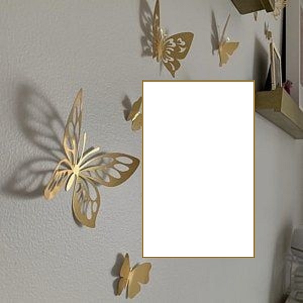 marco y pegatinas mariposa doradas. Fotomontagem