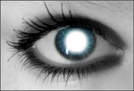 Le regard des yeux bleu Фотомонтаж
